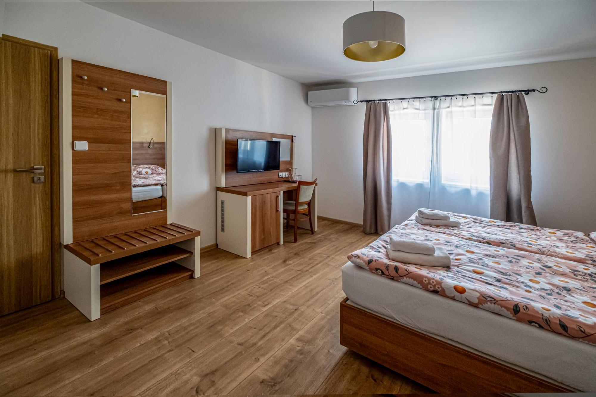 Hotel U Katalpy Sedlec  Exterior foto